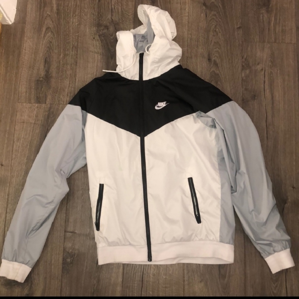 Nike Windbreaker Size Small
